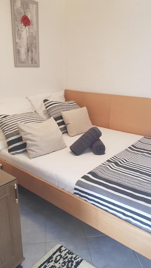 Apartment Simpatico Vir Ngoại thất bức ảnh